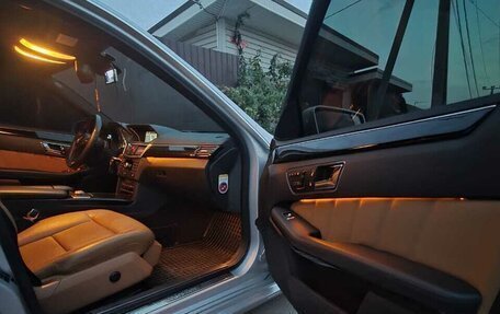 Mercedes-Benz E-Класс, 2011 год, 1 900 000 рублей, 16 фотография