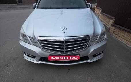 Mercedes-Benz E-Класс, 2011 год, 1 900 000 рублей, 9 фотография