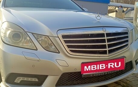 Mercedes-Benz E-Класс, 2011 год, 1 900 000 рублей, 4 фотография