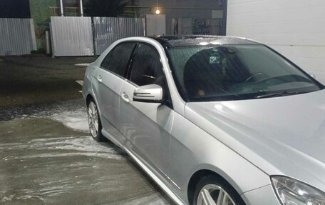 Mercedes-Benz E-Класс, 2011 год, 1 900 000 рублей, 21 фотография