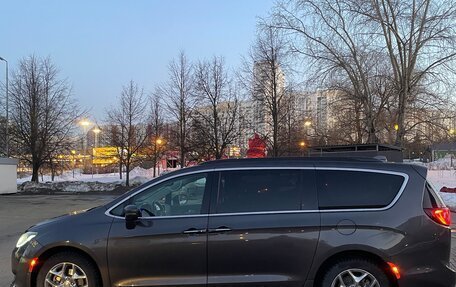 Chrysler Pacifica (RU), 2018 год, 3 100 000 рублей, 6 фотография