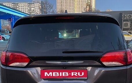 Chrysler Pacifica (RU), 2018 год, 3 100 000 рублей, 2 фотография