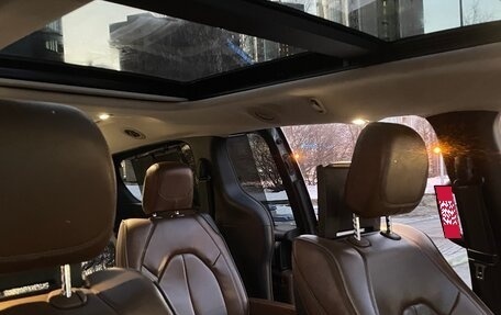 Chrysler Pacifica (RU), 2018 год, 3 100 000 рублей, 13 фотография