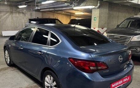 Opel Astra J, 2012 год, 640 000 рублей, 2 фотография