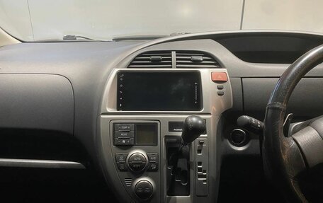 Toyota Ractis I, 2006 год, 625 000 рублей, 12 фотография