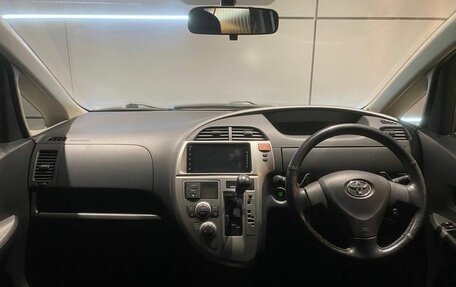 Toyota Ractis I, 2006 год, 625 000 рублей, 13 фотография