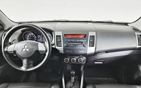 Mitsubishi Outlander III рестайлинг 3, 2010 год, 1 250 000 рублей, 17 фотография