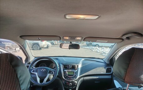 Hyundai Solaris II рестайлинг, 2013 год, 970 000 рублей, 5 фотография