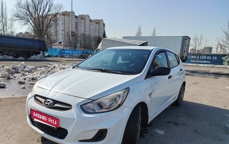 Hyundai Solaris II рестайлинг, 2013 год, 970 000 рублей, 8 фотография