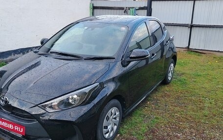 Toyota Yaris, 2020 год, 1 100 000 рублей, 2 фотография