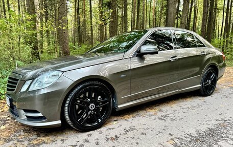 Mercedes-Benz E-Класс, 2012 год, 2 300 000 рублей, 5 фотография