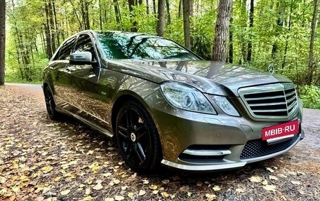 Mercedes-Benz E-Класс, 2012 год, 2 300 000 рублей, 3 фотография