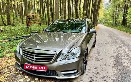 Mercedes-Benz E-Класс, 2012 год, 2 300 000 рублей, 2 фотография