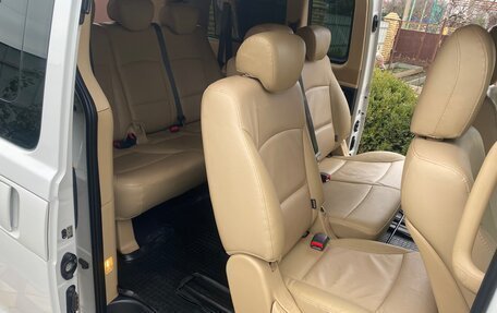 Hyundai H-1 II рестайлинг, 2016 год, 2 380 000 рублей, 20 фотография