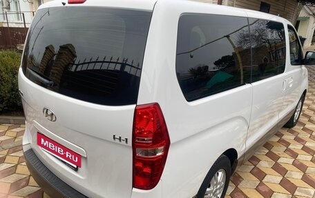 Hyundai H-1 II рестайлинг, 2016 год, 2 380 000 рублей, 7 фотография