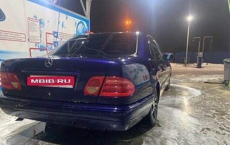 Mercedes-Benz E-Класс, 1997 год, 320 000 рублей, 4 фотография