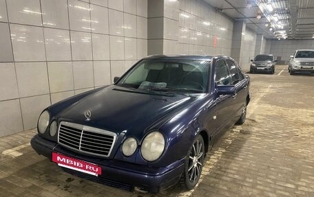 Mercedes-Benz E-Класс, 1997 год, 320 000 рублей, 2 фотография