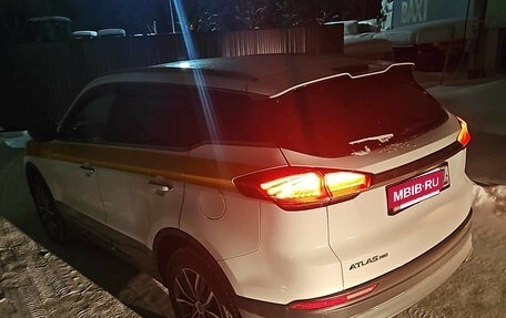 Geely Atlas, 2024 год, 1 570 000 рублей, 3 фотография