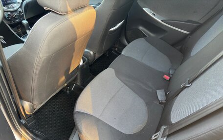 Hyundai Solaris II рестайлинг, 2013 год, 670 000 рублей, 10 фотография