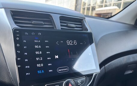 Hyundai Solaris II рестайлинг, 2013 год, 670 000 рублей, 13 фотография