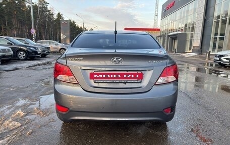 Hyundai Solaris II рестайлинг, 2013 год, 670 000 рублей, 5 фотография