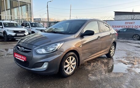 Hyundai Solaris II рестайлинг, 2013 год, 670 000 рублей, 3 фотография