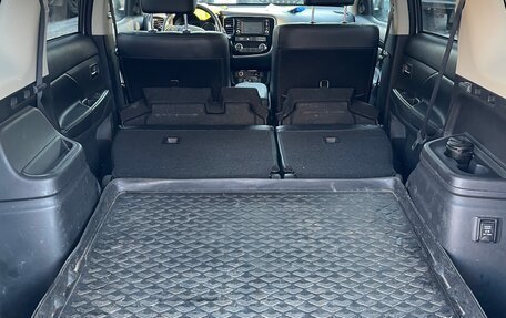 Mitsubishi Outlander III рестайлинг 3, 2017 год, 2 150 000 рублей, 16 фотография