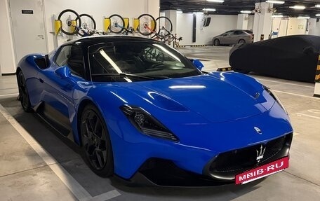 Maserati MC20, 2022 год, 23 000 000 рублей, 4 фотография