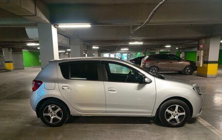 Renault Sandero II рестайлинг, 2018 год, 960 000 рублей, 2 фотография