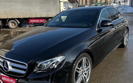 Mercedes-Benz E-Класс, 2019 год, 5 370 000 рублей, 1 фотография