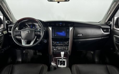 Toyota Fortuner II, 2018 год, 3 450 000 рублей, 14 фотография