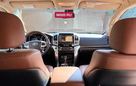 Toyota Land Cruiser 200, 2015 год, 5 400 000 рублей, 10 фотография