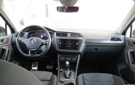 Volkswagen Tiguan II, 2020 год, 3 150 000 рублей, 3 фотография