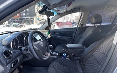 Chevrolet Cruze II, 2010 год, 570 000 рублей, 7 фотография