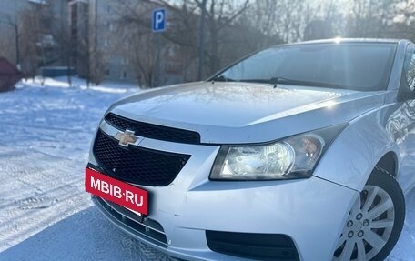 Chevrolet Cruze II, 2010 год, 570 000 рублей, 3 фотография