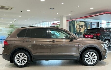 Volkswagen Tiguan II, 2020 год, 2 290 000 рублей, 6 фотография