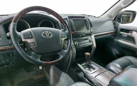 Toyota Land Cruiser 200, 2011 год, 3 199 000 рублей, 10 фотография