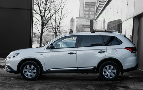 Mitsubishi Outlander III рестайлинг 3, 2021 год, 2 080 000 рублей, 8 фотография