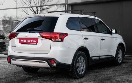 Mitsubishi Outlander III рестайлинг 3, 2021 год, 2 080 000 рублей, 5 фотография