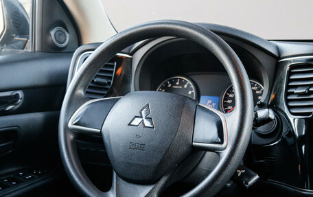 Mitsubishi Outlander III рестайлинг 3, 2021 год, 2 080 000 рублей, 19 фотография