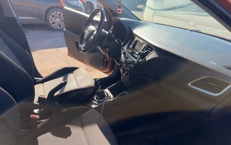 Hyundai Solaris II рестайлинг, 2018 год, 1 150 000 рублей, 13 фотография