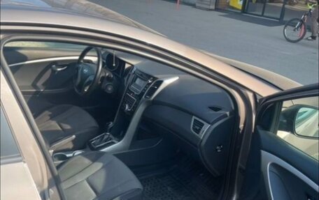 Hyundai i30 II рестайлинг, 2013 год, 800 000 рублей, 5 фотография