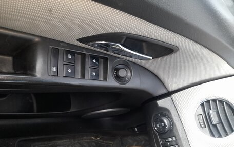 Chevrolet Cruze II, 2013 год, 860 000 рублей, 13 фотография