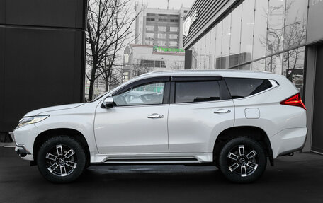 Mitsubishi Pajero Sport III рестайлинг, 2018 год, 3 300 000 рублей, 8 фотография