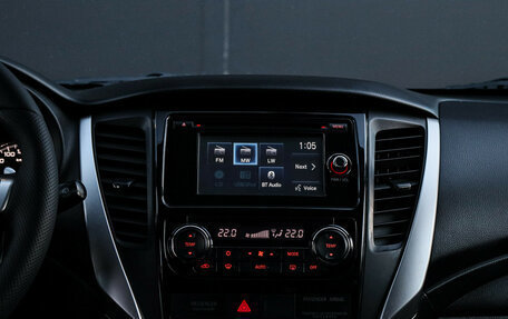 Mitsubishi Pajero Sport III рестайлинг, 2018 год, 3 300 000 рублей, 12 фотография