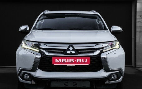 Mitsubishi Pajero Sport III рестайлинг, 2018 год, 3 300 000 рублей, 2 фотография
