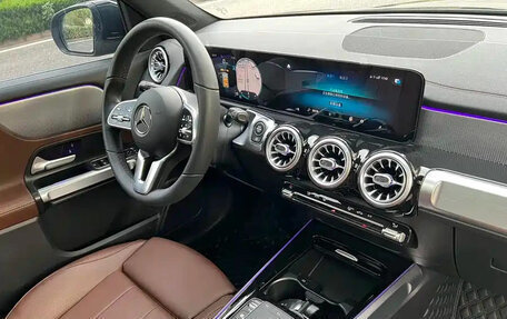 Mercedes-Benz GLB, 2022 год, 2 460 911 рублей, 10 фотография