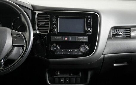 Mitsubishi Outlander III рестайлинг 3, 2017 год, 1 550 000 рублей, 13 фотография