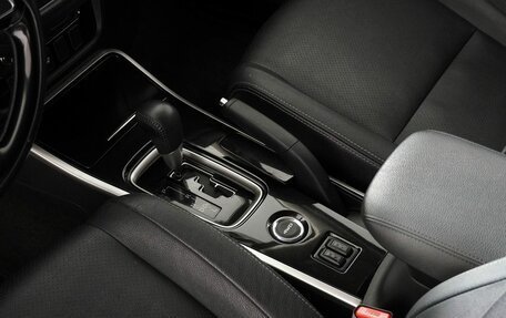 Mitsubishi Outlander III рестайлинг 3, 2017 год, 1 550 000 рублей, 18 фотография