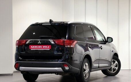 Mitsubishi Outlander III рестайлинг 3, 2017 год, 1 550 000 рублей, 3 фотография